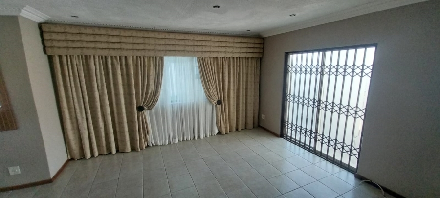 4 Bedroom Property for Sale in Beacon Bay Eastern Cape